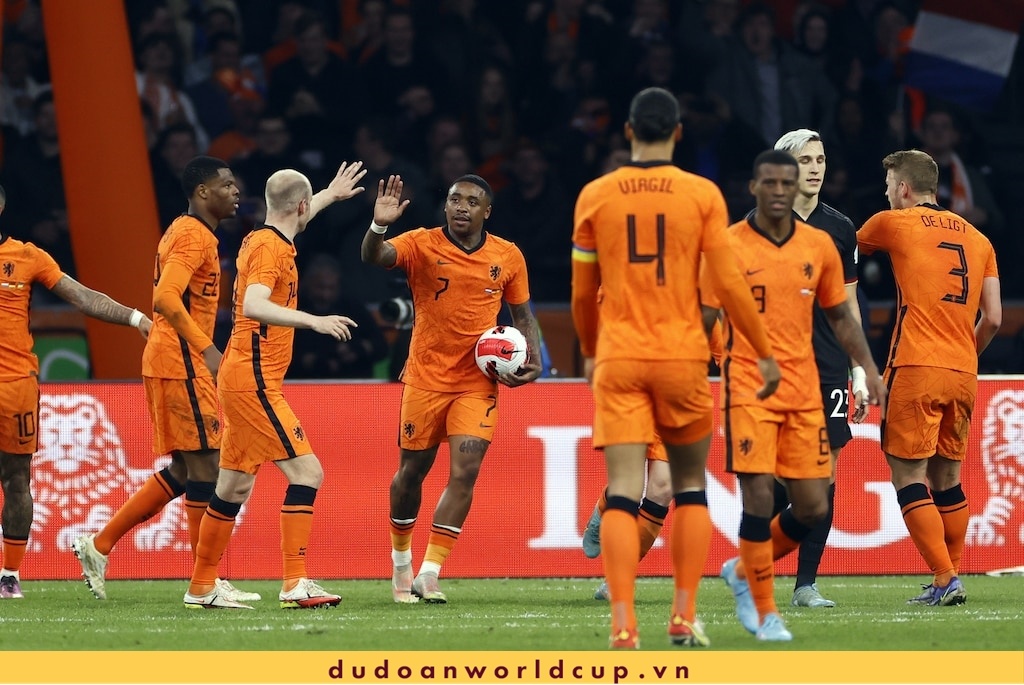 Soi kèo thẻ vàng Hà Lan vs Qatar, 22h00 ngày 29/11/2022